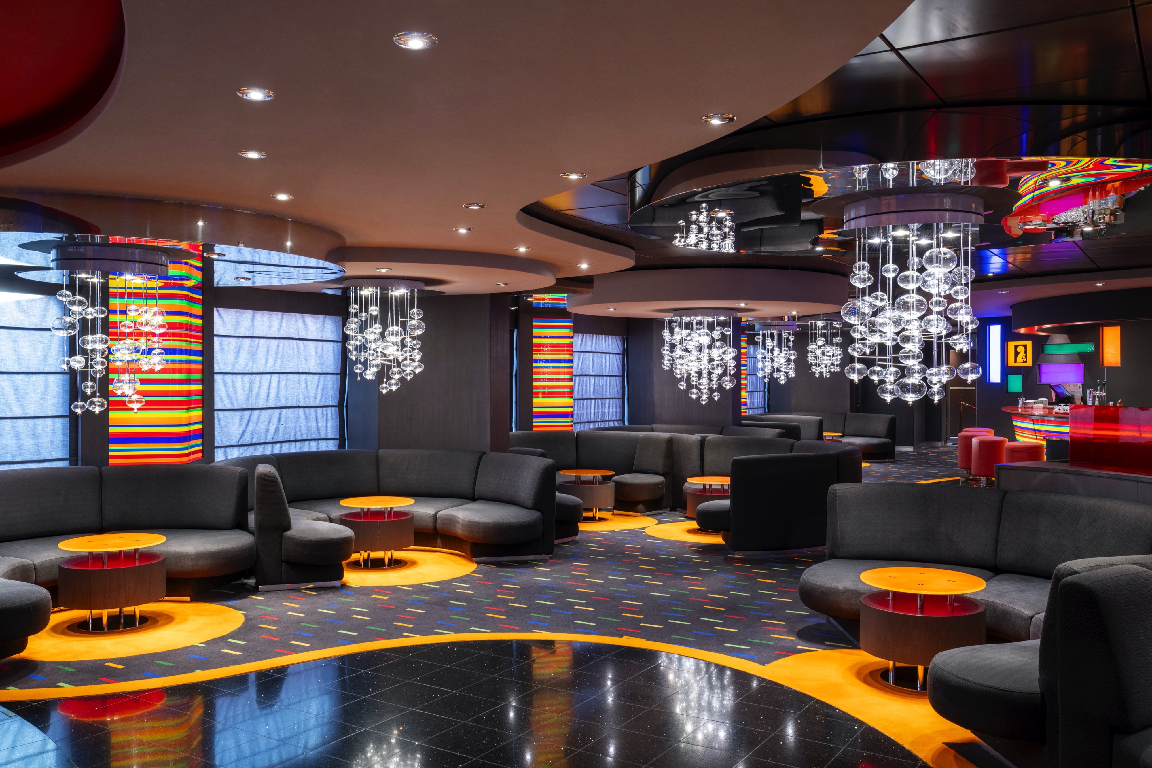 MSC Fantasia - Manhattan Bar